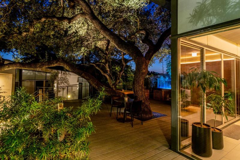 Frame Hotel - Treehouse - image 4