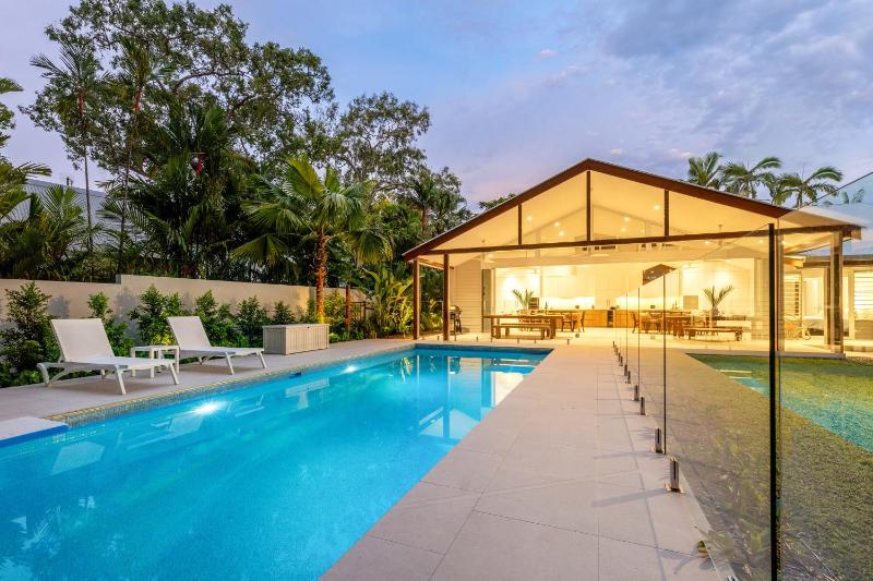 Tropical Home by the Beach - image 10