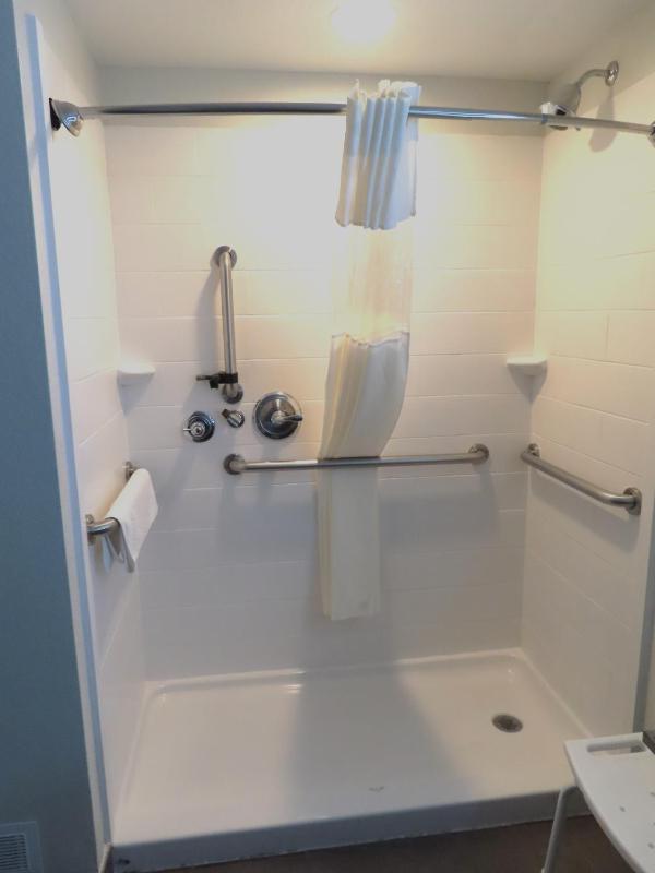 Suite with Two Queen Beds - Accessible/Non-Smoking image 2