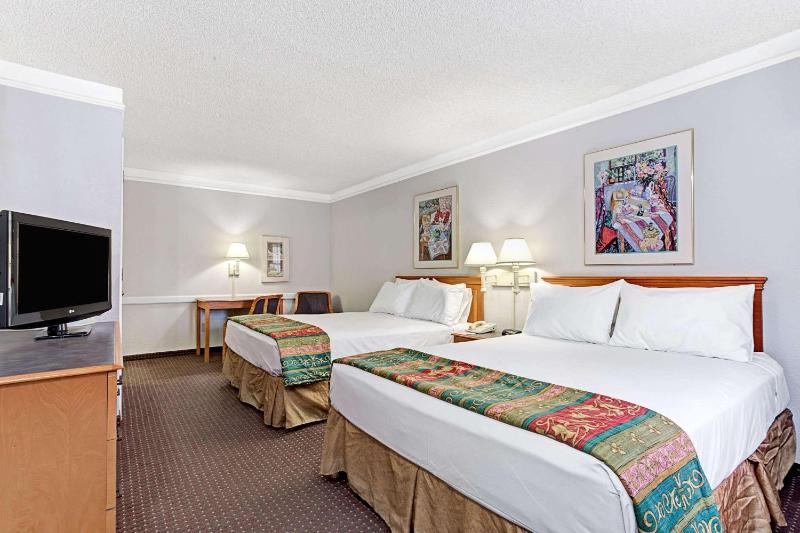 Days Inn by Wyndham Tucson City Center - image 14