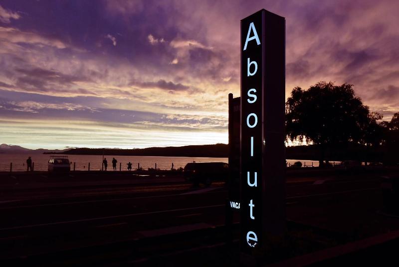 Absolute Lake View Motel - image 33