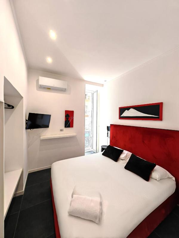 Standard Double Room image 2
