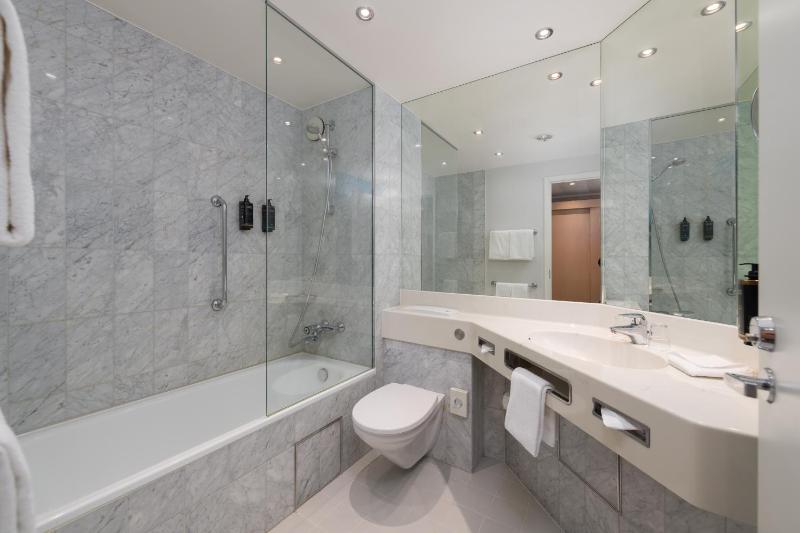 Superior Twin Room image 2