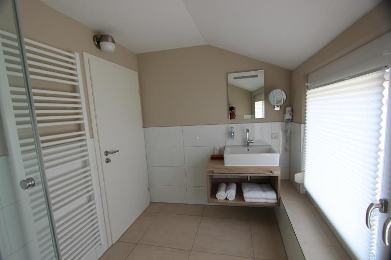 Deluxe Room image 2