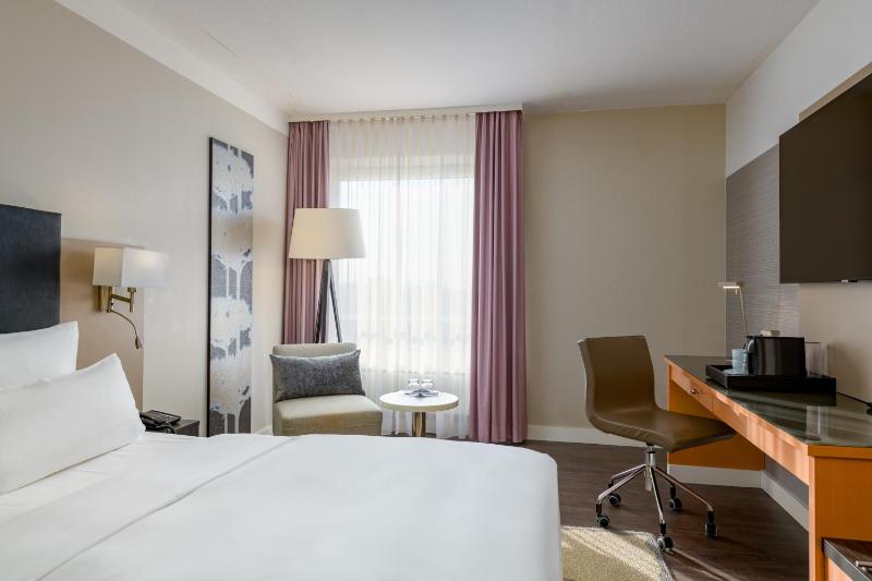 Superior Twin Room image 3