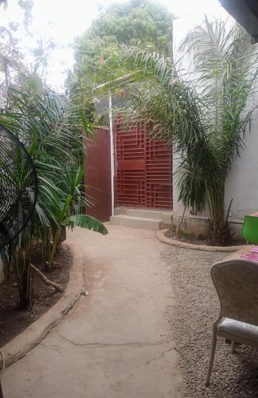 La CASA Guesthouse - Zone du Bois  Ouagadougou - image 6