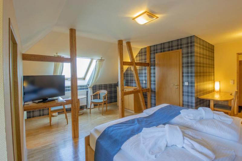 Deluxe Double Room image 3