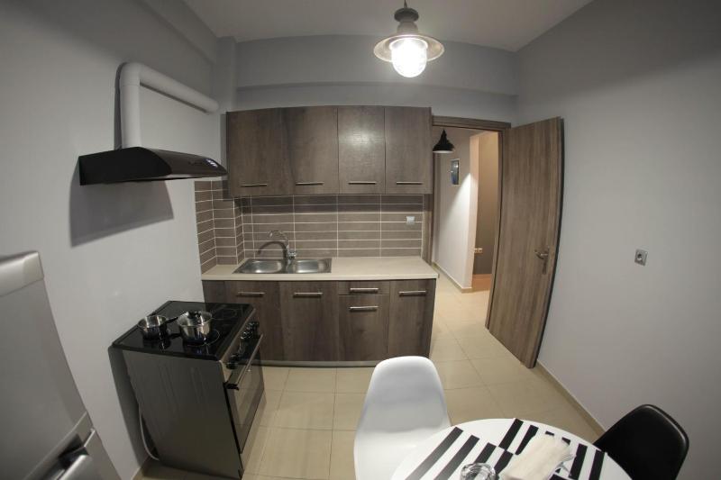 Lak Peristeri Homes 50m from metro station - image 2