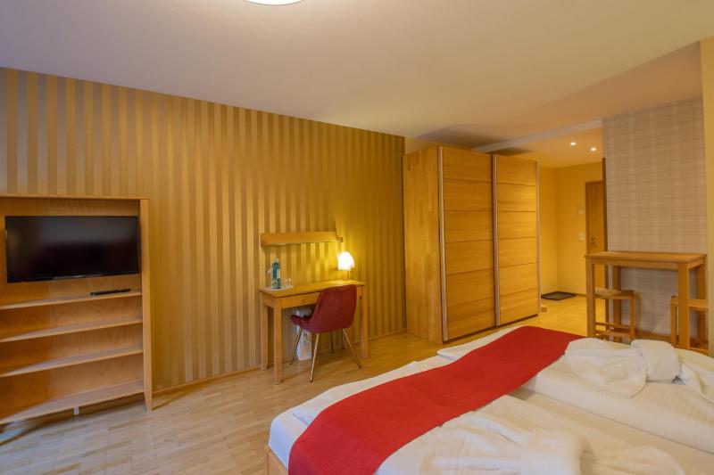 Double Room with Terrace image 3