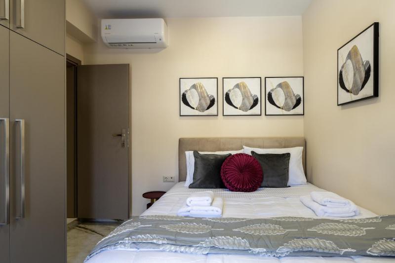 Elysian Villa 2 With Private Pool - image 3