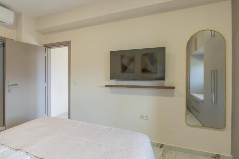 Elysian Villa 2 With Private Pool - image 8