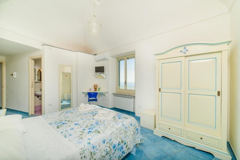 Casa Vacanze La Rosa Del Mare - image 25