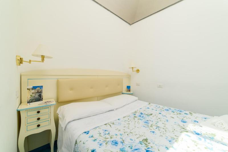 Casa Vacanze La Rosa Del Mare - image 29