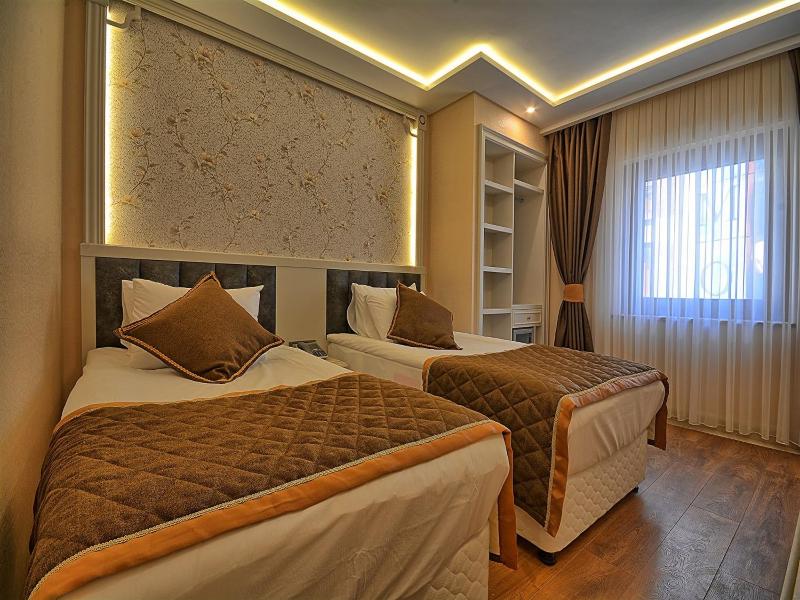 Deluxe Double Room image 4