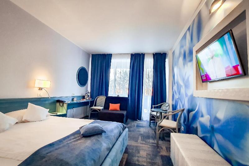 Standard Double Room image 3