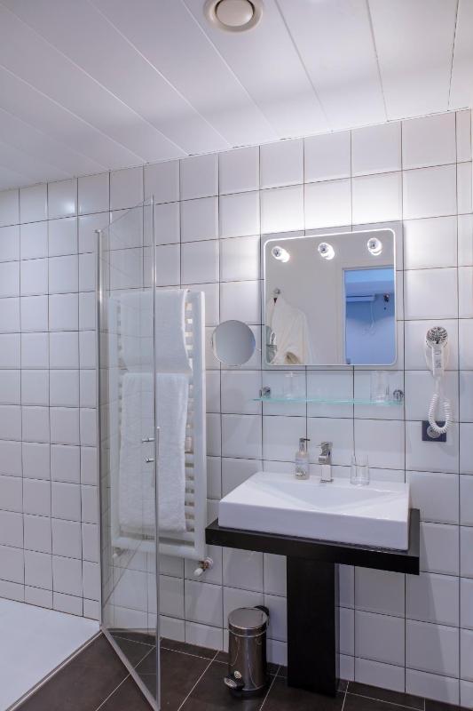 Superior Double Room image 3