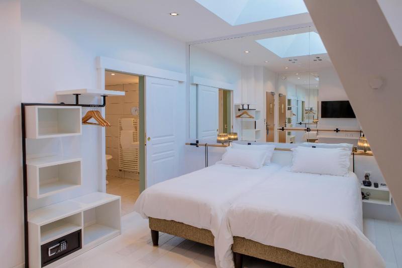 Superior Double Room image 4