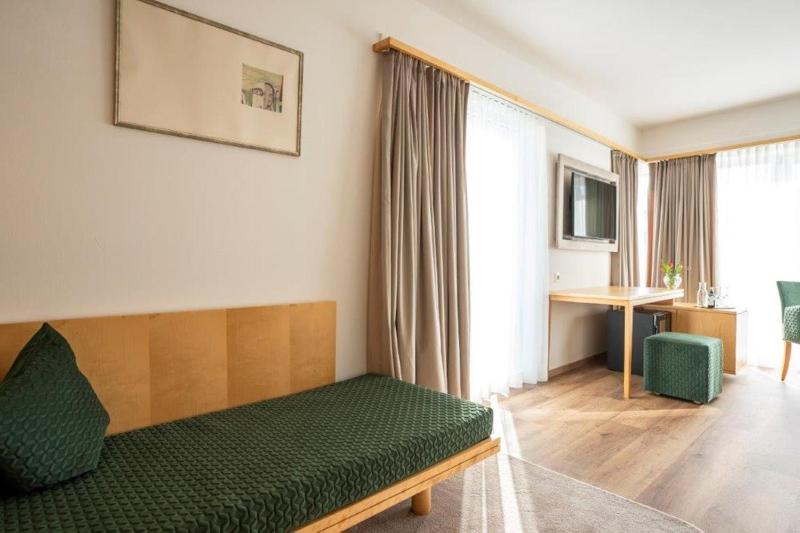 Superior Double Room (Hotel) image 1