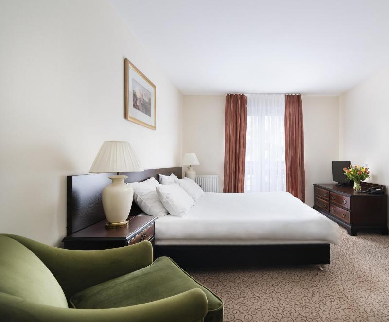 Double Room image 1