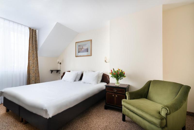 Double Room image 2