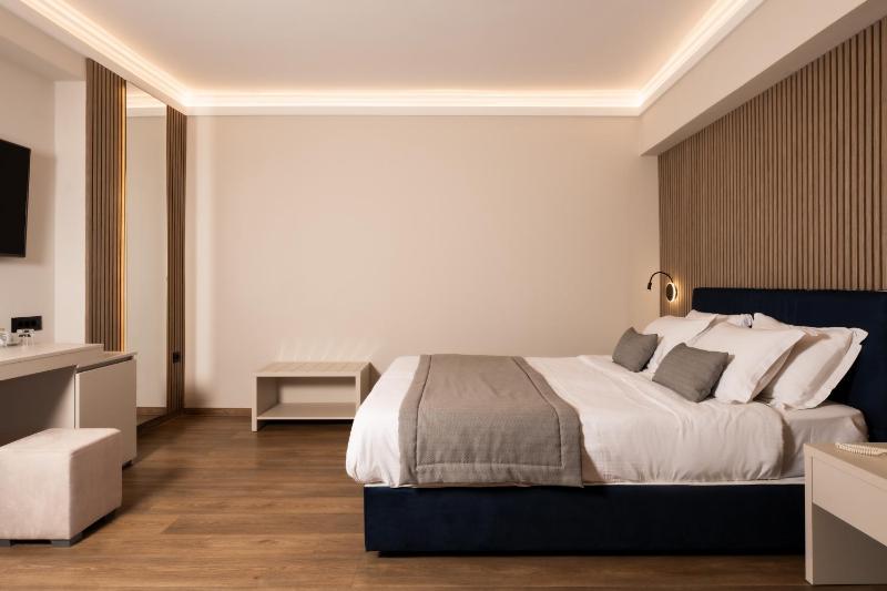Family Room image 1