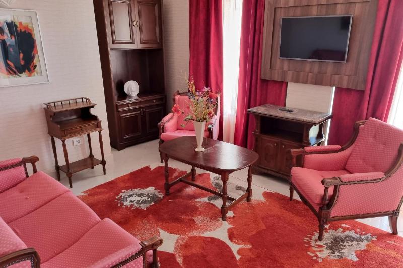 Standard Suite image 3