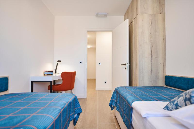 Two-Bedroom Apartment with Balcony and Sea View image 3