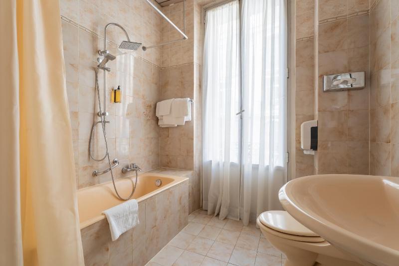 Triple Room image 4