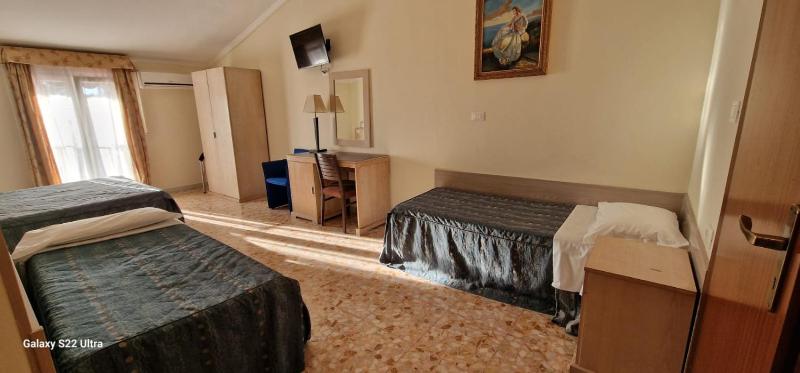 Quadruple Room image 1