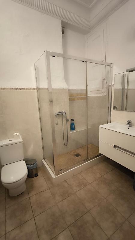 Twin Room with Shared Bathroom image 1