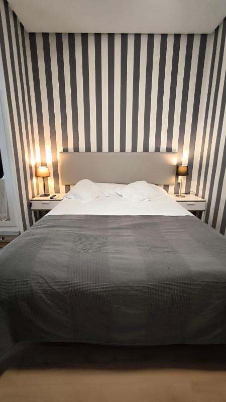Double Room with Private External Bathroom image 1