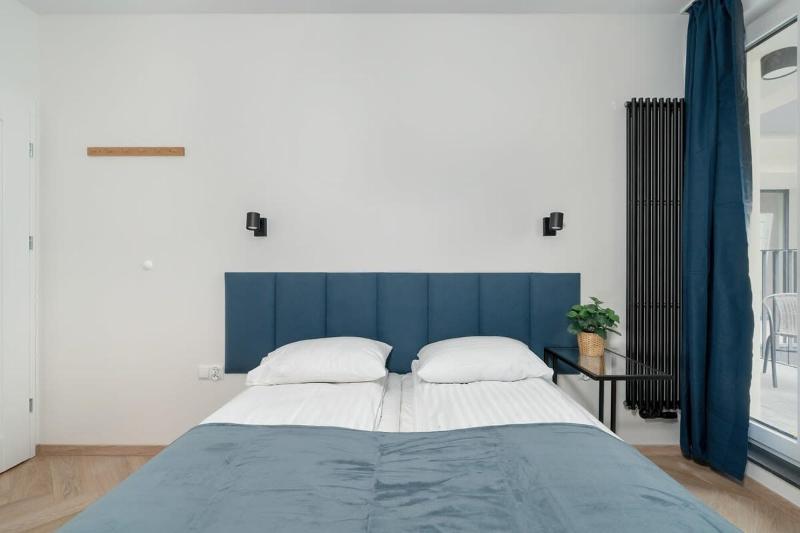 Cozy and Bright Studio in Poznań by Noclegi Renters - image 11