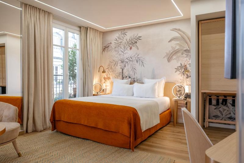 Signature Terrace Room image 1