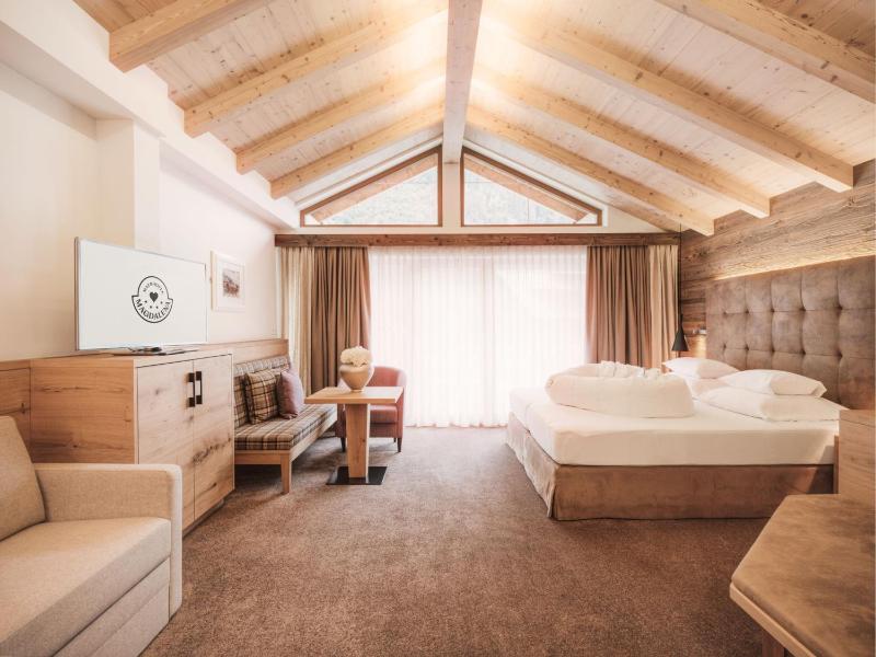Deluxe Junior Suite image 3