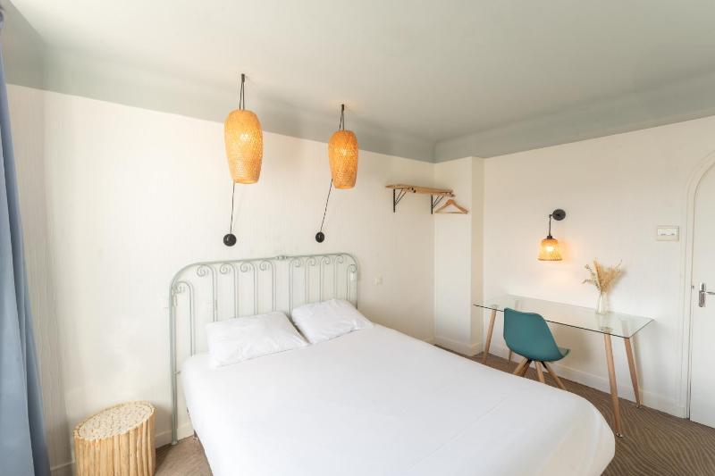 Standard Double Room image 1