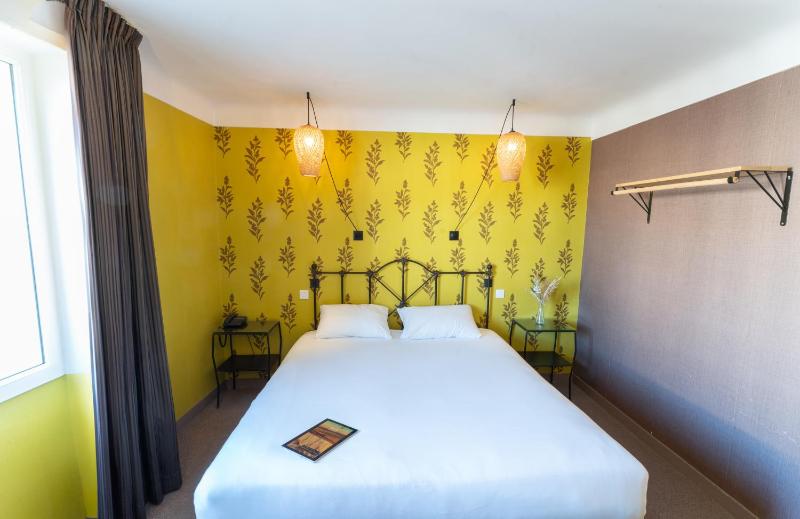Standard Family Suite with Two Connecting Rooms image 2