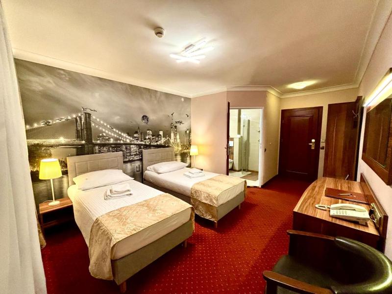 Double Room image 1