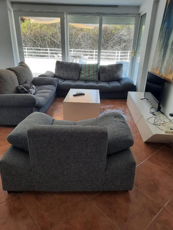 Three-Bedroom Premium Apartment with Balcony image 2