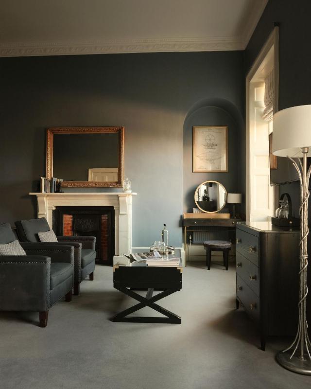 Deluxe Double Room image 2