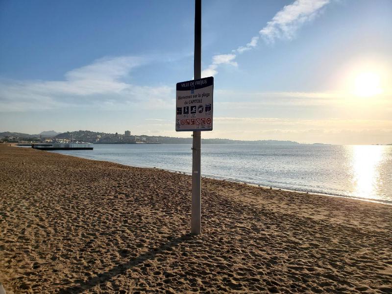 Frejus Plage a 50m des plages 1er etage de villa - image 16