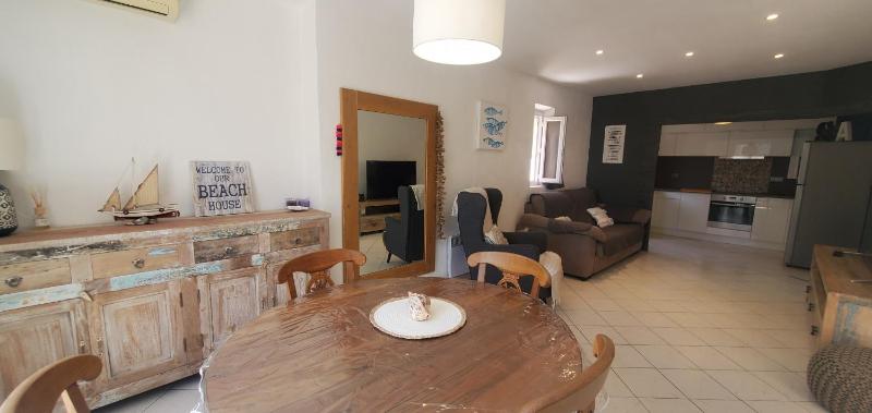 Frejus Plage a 50m des plages 1er etage de villa - image 13