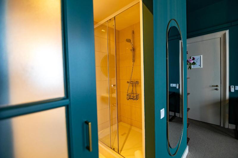 Triple Room with Private Bathroom image 4