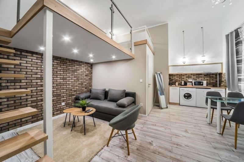 Sweet & Cozy Home at Center - image 1