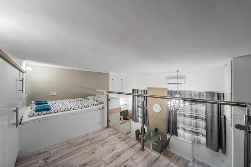 Sweet & Cozy Home at Center - image 9