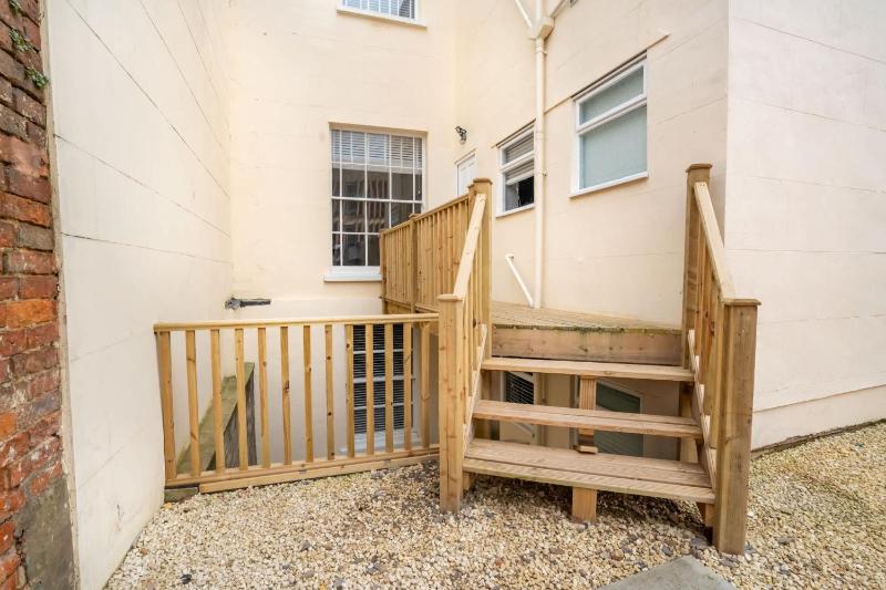 Chic 1BR Cheltenham Apt Near Town Centre - image 22