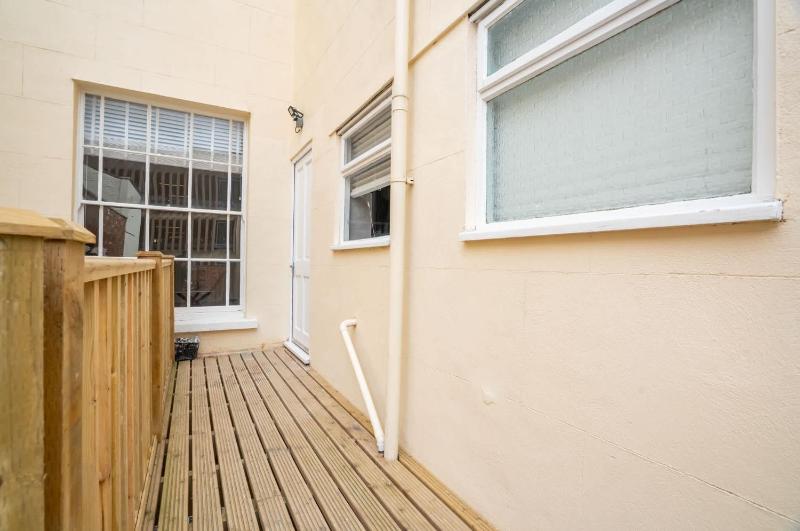 Chic 1BR Cheltenham Apt Near Town Centre - image 21