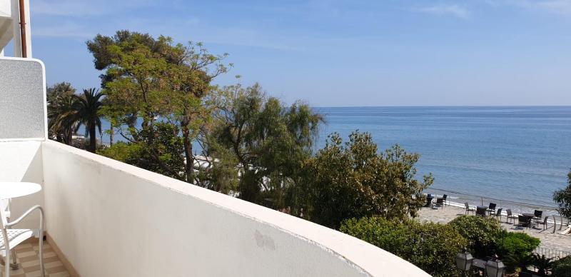 Deluxe Double Room 1°-2° Sea View image 4