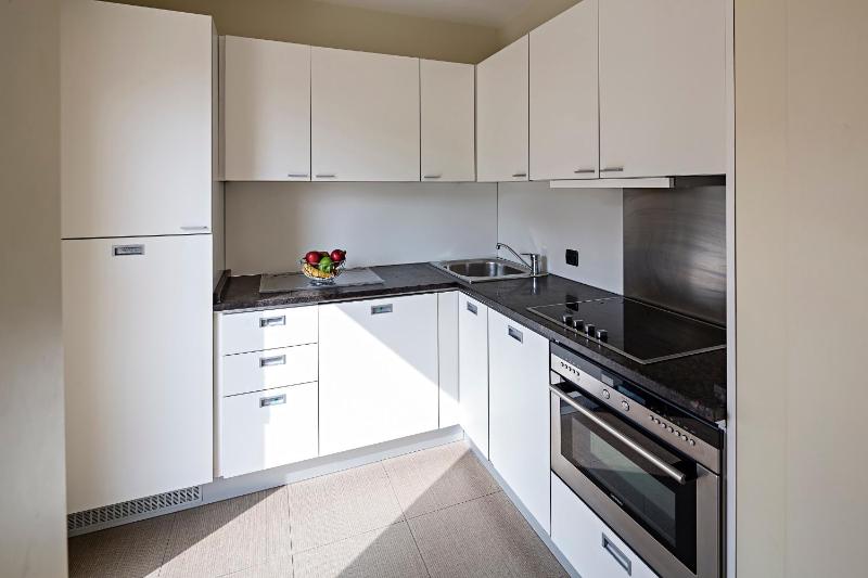 Deluxe Apartment image 2