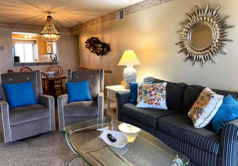 The Colony Condominiums - image 4