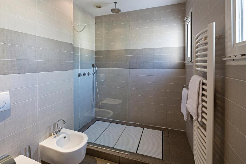Deluxe Apartment image 3